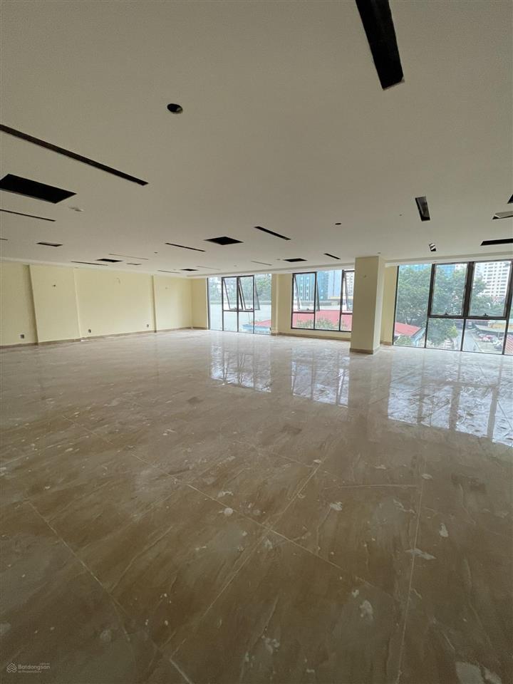 Cho thuê nhà nguyễn đình chiểu, hai bà trưng 60m2 8 tầng, thông sàn thang máy, giá 85 triệu