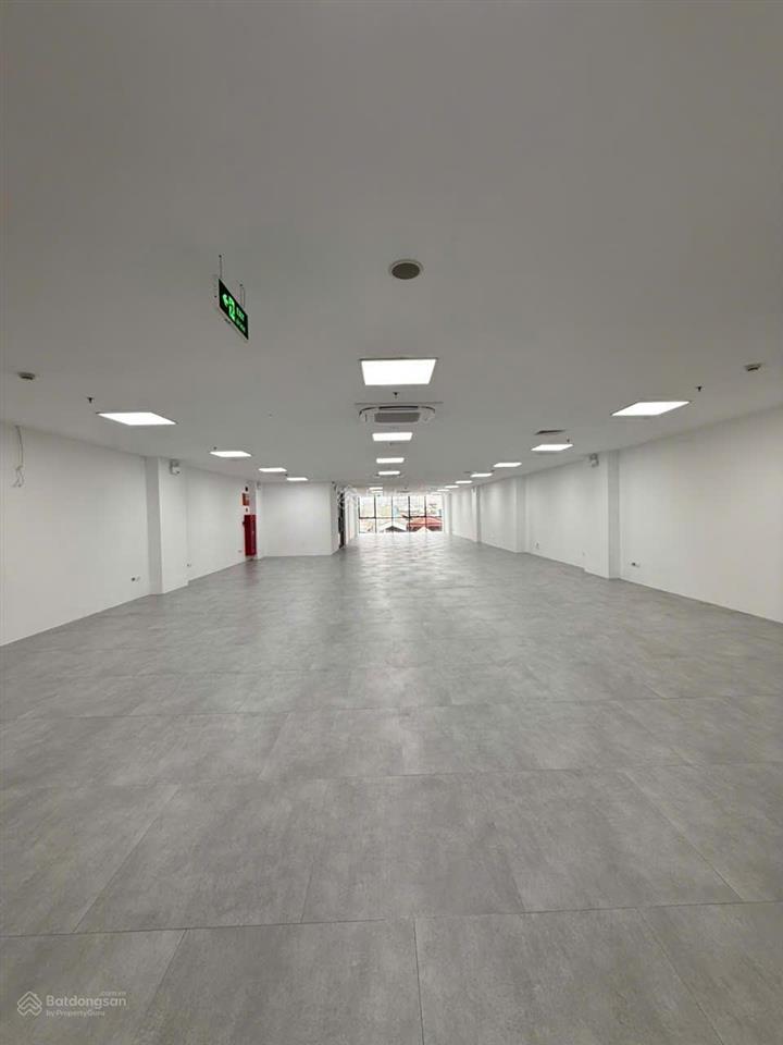 Chính chủ cho thuê sàn văn phòng mặt phố tôn đức thắng 350m2 thông sàn thang máy, giá 80 triệu