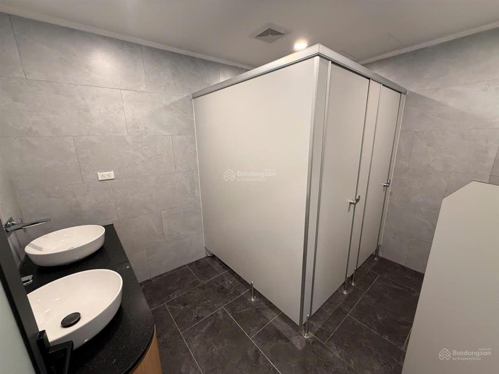 Chính chủ cho thuê sàn văn phòng mặt phố tôn đức thắng 350m2 thông sàn thang máy, giá 80 triệu