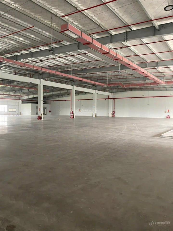 Cho thuê 240m2 kho đức giang, khung thép mái tôn, có điện 3 pha, nước sạch, đường xe công, giá 130k