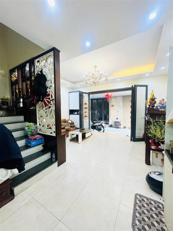 Chính chủ cần bán căn nhà tại ngọc thụy, long biên, 34 m2 5 tầng, mặt tiền 5m siêu đẹp