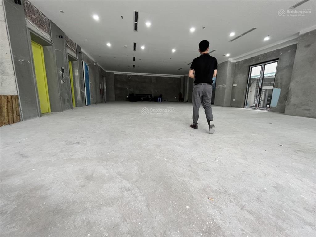 Cho thuê nhà mp nguyễn hy quang, đống đa 160m2 2 tầng, mt 8m, đủ đh,nl phố kinh doanh, giá 90 triệu
