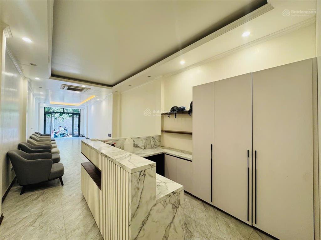 Cho thuê nhà mp mai hắc đế, hai bà trưng 80 m2 4 tầng. đủ điều hoà. giá 45 triệu