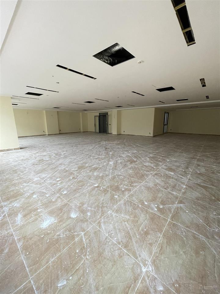 Cho thuê sàn văn phòng 250m2 tại phố huế, hbt thông sàn có thang máy điều hòa, giá thuê 55 triệu