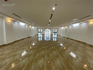 Cho thuê sàn vp mp hòa mã, hbt, 200m2 thông sàn, có thang máy hầm xe, giá 50 triệu
