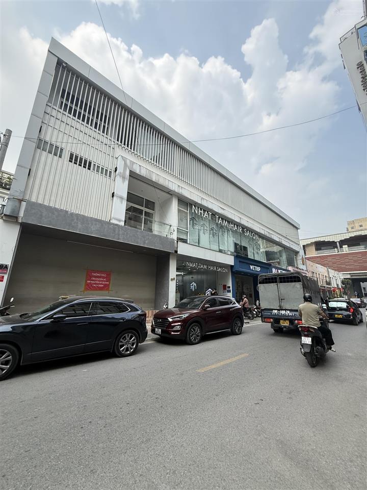 Cho thuê nhà mặt phố kim ngưu, hai bà trưng, hbt 200 m2 3 tầng. mt 12 m. thông sàn. giá 180 triệu