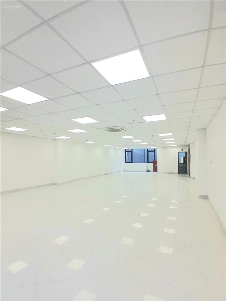 Cho thuê sàn vp tại mặt phố lạc long quân, tây hồ. dt 150 m2. giá 26 triệu/th