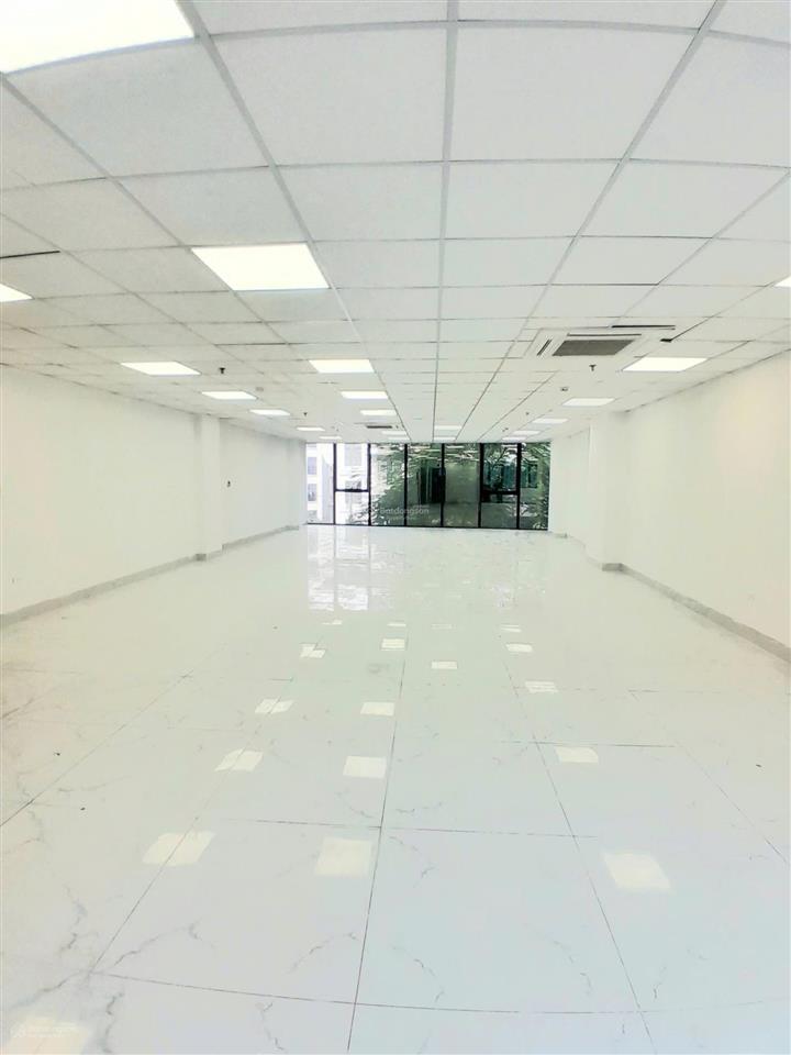 Cho thuê sàn vp tại mặt phố lạc long quân, tây hồ. dt 150 m2. giá 26 triệu/th