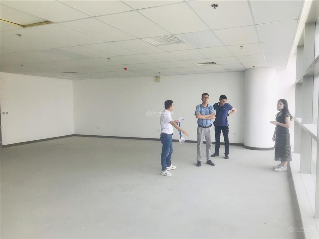 Cho thuê sàn văn phòng phố hồng tiến, long biên dt 125m2 thông sàn, có thang máy điều hòa, 12 triệu