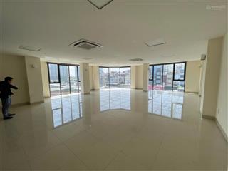 Cho thuê sàn văn phòng tại dãy liền kề hồng tiến, long biên, 110m2 thông sàn có hầm và thang máy