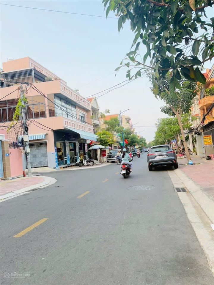 Bán nhà c4 mặt tiền chu mạnh trinh  s=115m2 =5x23m  tiện kinh doanh  đủ tiện ích  12,5 tỷ