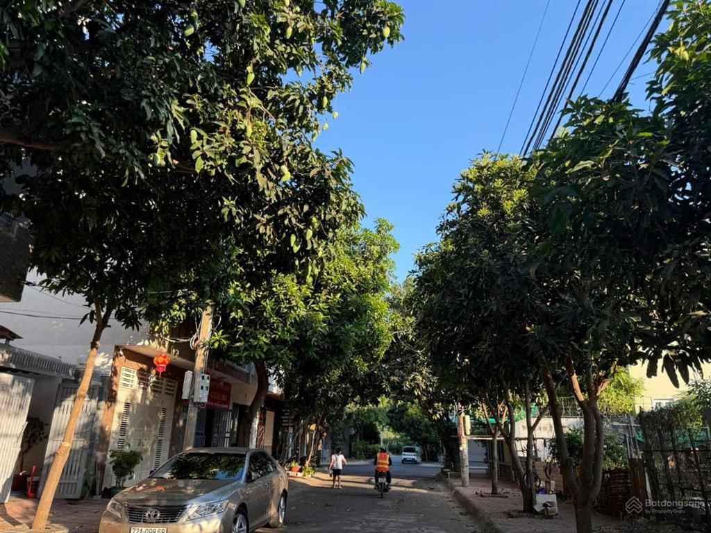 Bán đất biệt thự khu đô thị chí linh 356,3m2 =15,3x24m  khu vip đáng sống, đủ tiện ích  24 tỷ