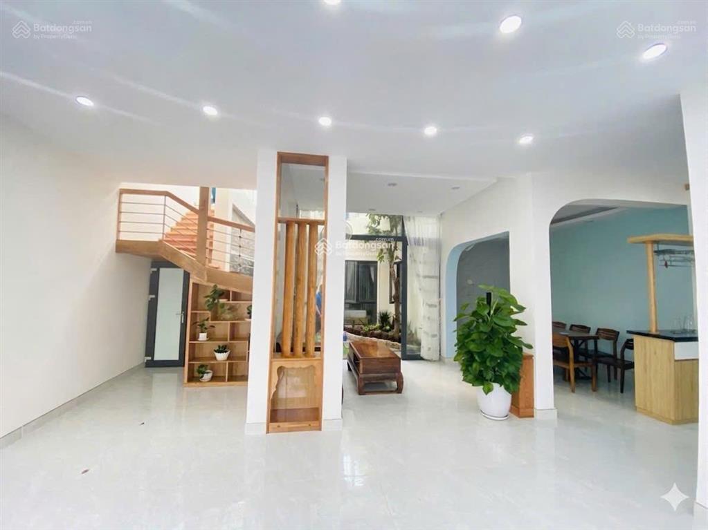 Bán biệt thự đẹp đường võ thị sáu (gần công viên, cách bãi sau 700m)  s=144m2=8,5x15,5m  16,5 tỷ