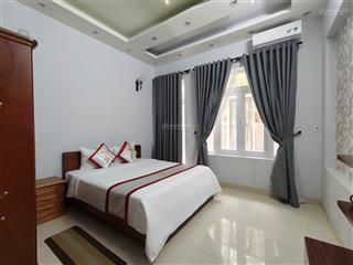 Bán biệt thự đẹp đường lạc long quân  vị trí đáng sống, gần biển, công viên  210m2=10x21m  20 tỷ
