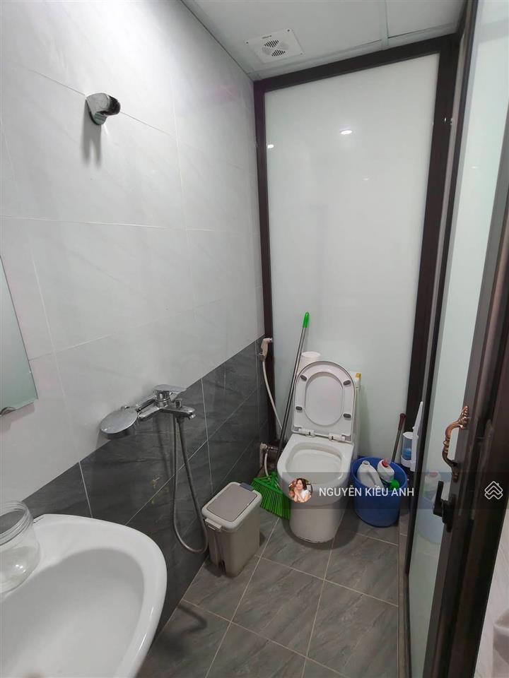 Bán gấp trước tết ko qua sàn
tt 8/3 tầng thấp  sổ to 2 thoáng  dt sử dụng~40 m vskk 2,69 tỷ ctl