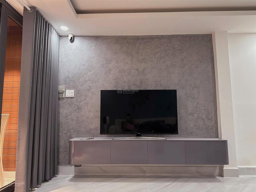 Bán gấp nhà tân mai 50m, 5t thang máy, ô tô đỗ cửa, mt 5m bề thế, full nội thất xịn, sđcc 10.9 tỷ