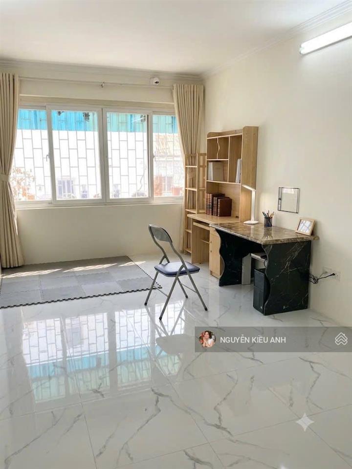 Tập thể lô góc mặt phố võ thị sáu  ô tô 16 đỗ cầu thang  hành lang rộng 3m sđcc 55m2 chỉ 3,55 tỷ