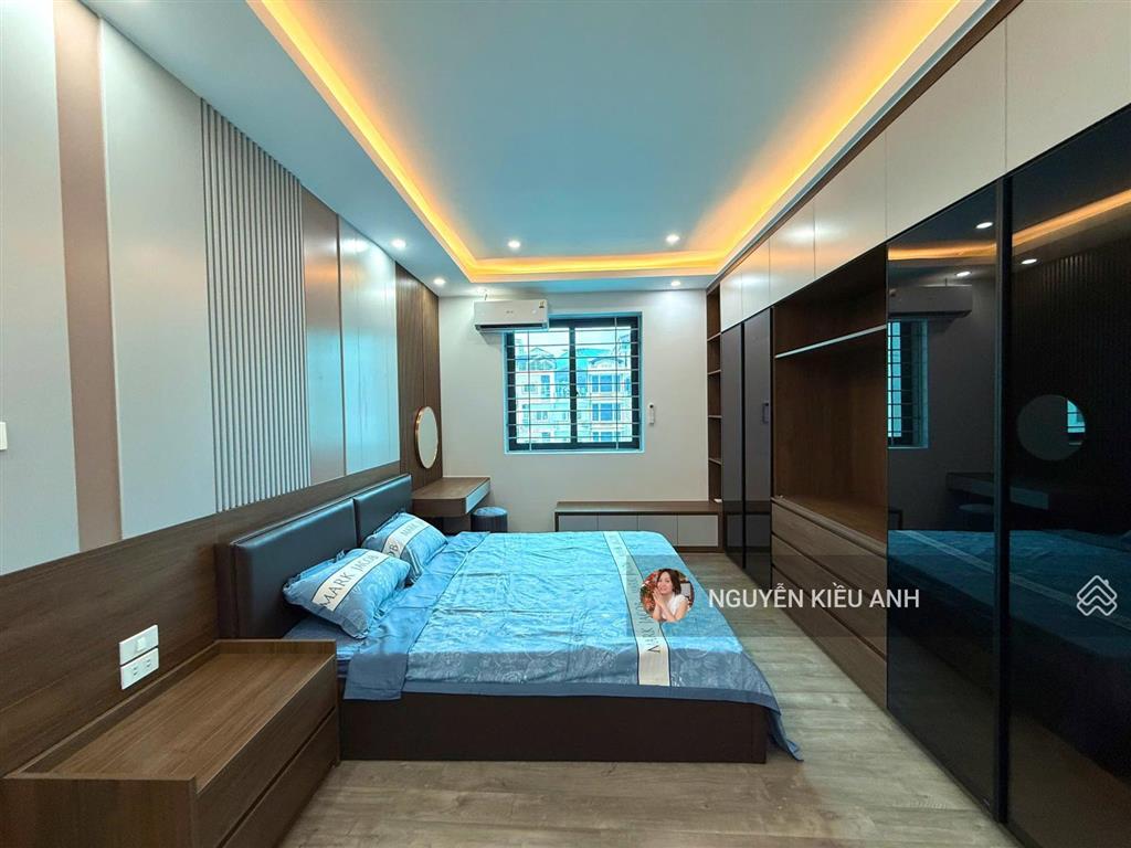 Chung cư phố tân mai 91m2 lô góc 2 thoáng tặng nội thất  sổ đỏ cất két giá 7.1 tỷ!