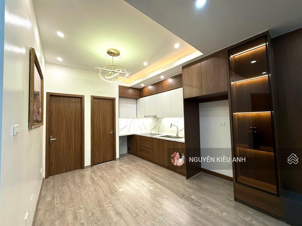 Chung cư phố tân mai 91m2 lô góc 2 thoáng tặng nội thất  sổ đỏ cất két giá 7.1 tỷ!