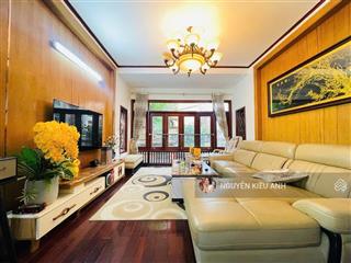 Chung cư phố tân mai 91m2 lô góc 2 thoáng tặng nội thất  sổ đỏ cất két giá 7.1 tỷ!
