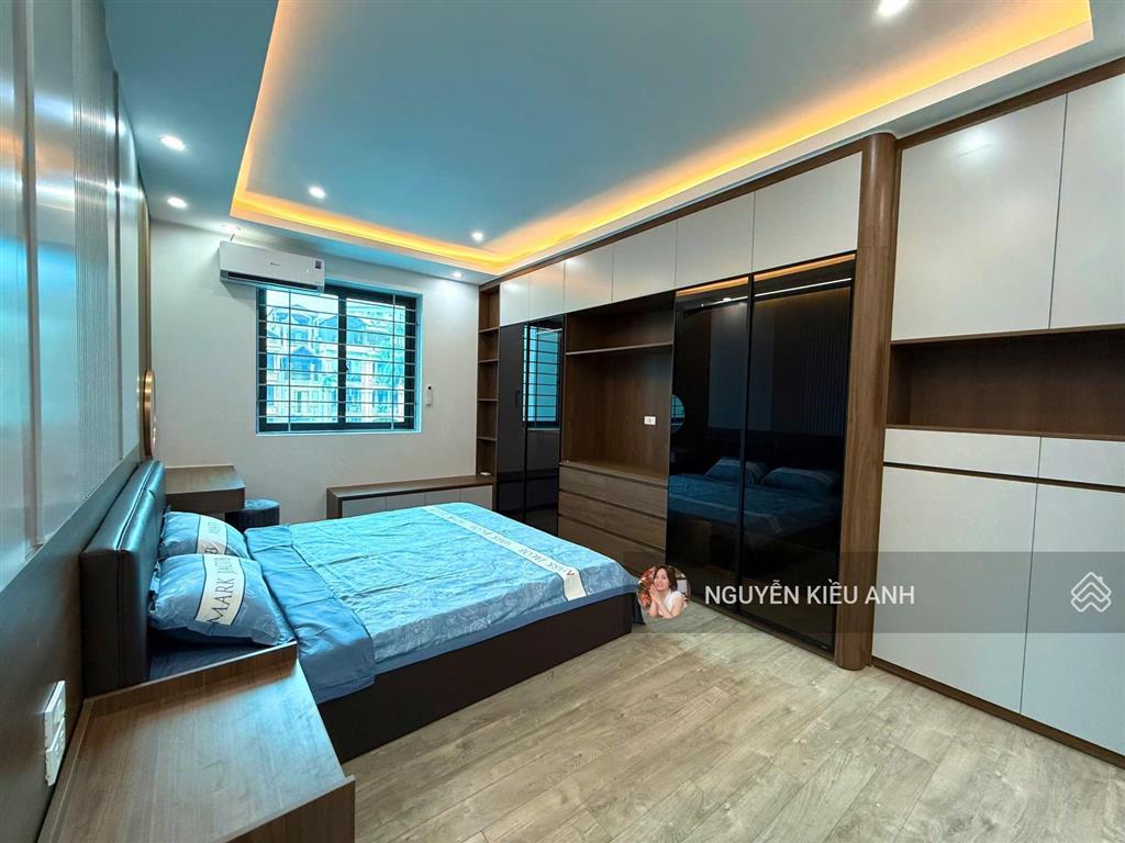 Chung cư phố tân mai 91m2 lô góc 2 thoáng tặng nội thất  sổ đỏ cất két giá 7.1 tỷ!