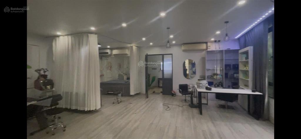 Cho thuê nhà lô góc 180m nguyễn hữu thọ, linh đàm mặt bằng lô góc 180m 25 triệu