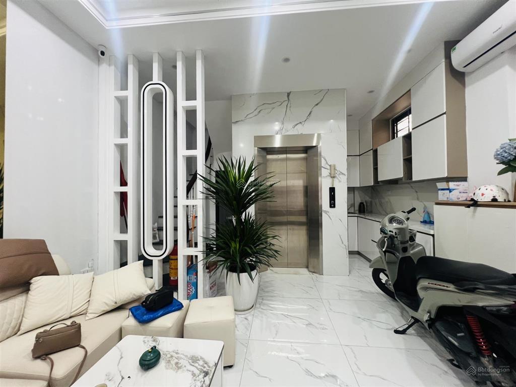 Lõi hai bà trưng 60m 5 tầng thang máy ô tô đỗ 15m 70m ra phố nhà đẹp ở ngay chỉ 11.8 tỷ