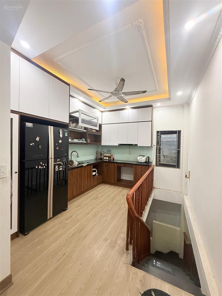 Bán nhà lô góc 3 thoáng giải phóng, 45m2, 3 tầng, ko quy hoạch  sđcc chỉ 12.25 tỷ ctl