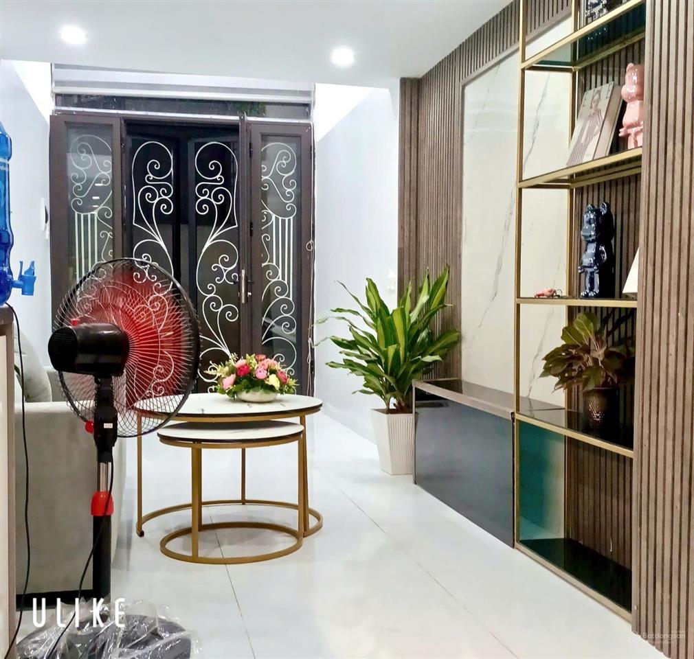 Bán nhà 5 tầng 26 m lô góc phố trương định sổ đỏ không quy hoạch nhà xây chắc chắn ở ngay 5,8 tỷ