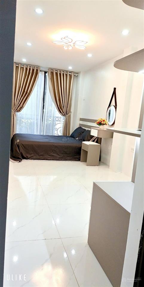 Bán nhà 5 tầng 26 m lô góc phố trương định sổ đỏ không quy hoạch nhà xây chắc chắn ở ngay 5,8 tỷ
