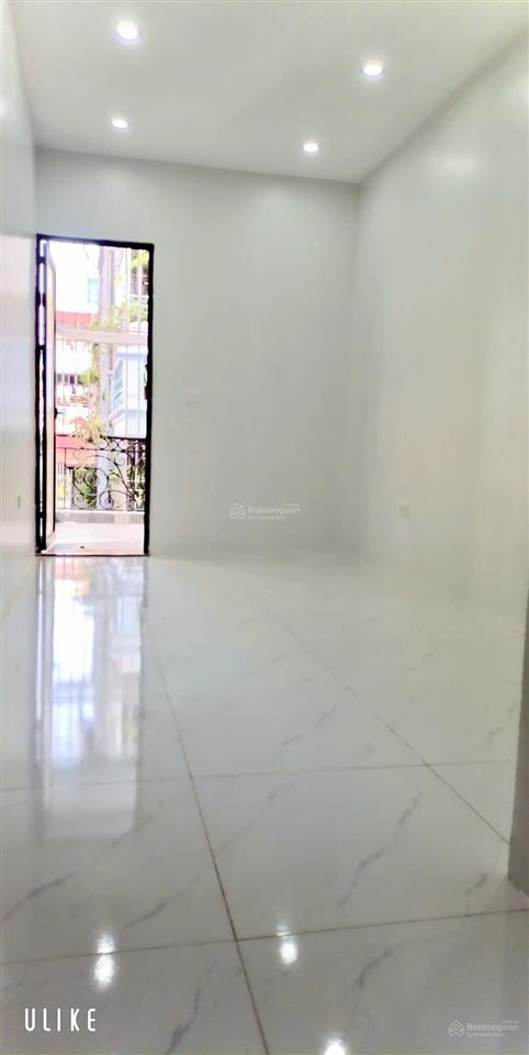 Bán nhà 5 tầng 26 m lô góc phố trương định sổ đỏ không quy hoạch nhà xây chắc chắn ở ngay 5,8 tỷ