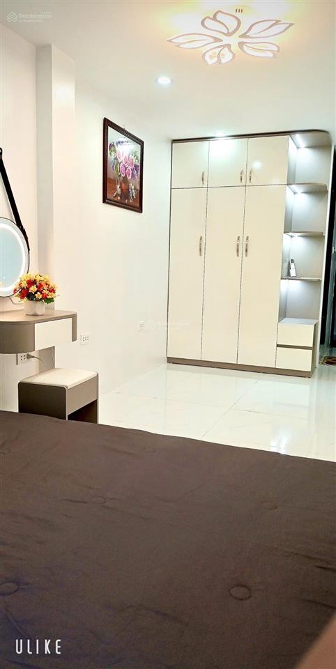 Bán nhà 5 tầng 26 m lô góc phố trương định sổ đỏ không quy hoạch nhà xây chắc chắn ở ngay 5,8 tỷ