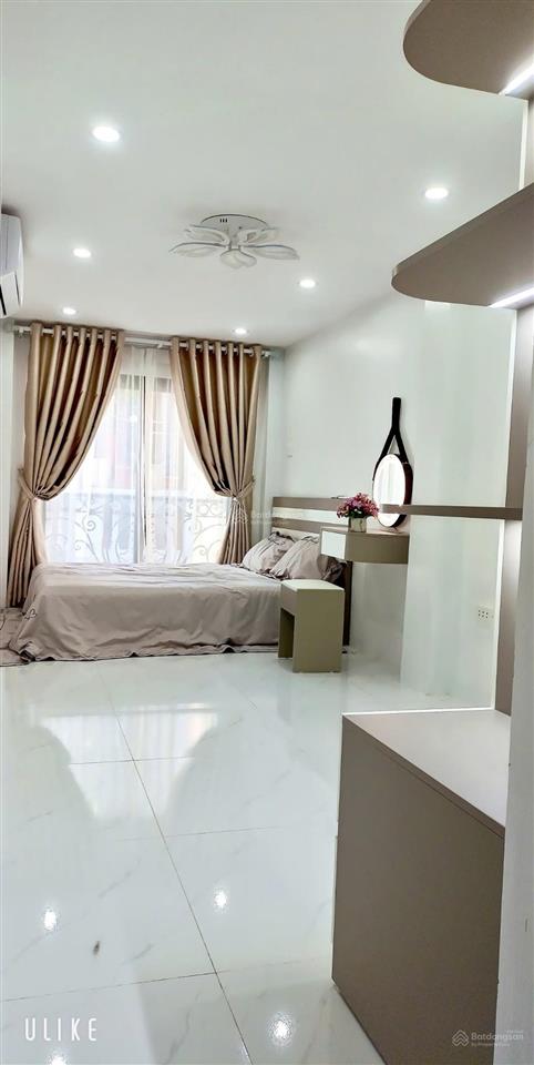 Bán nhà 5 tầng 26 m lô góc phố trương định sổ đỏ không quy hoạch nhà xây chắc chắn ở ngay 5,8 tỷ