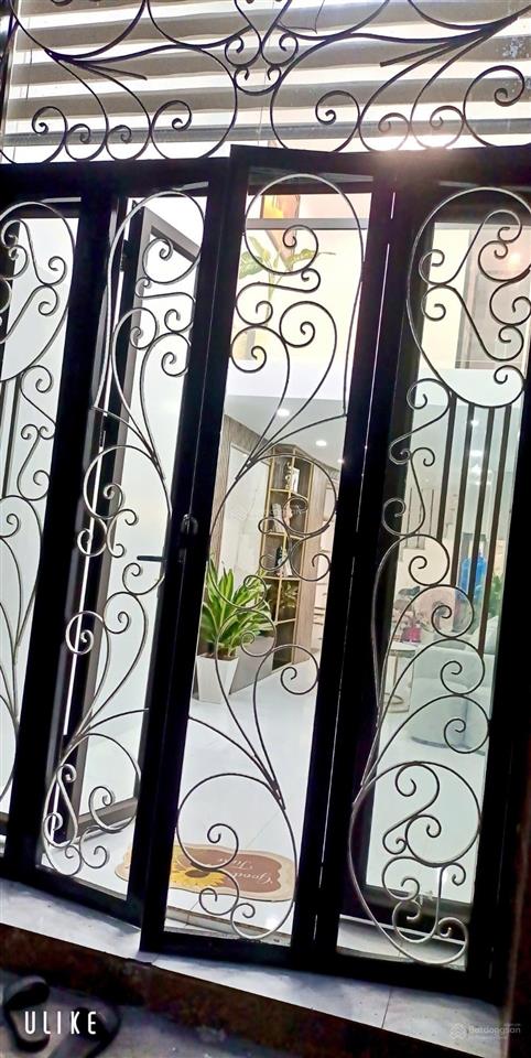 Bán nhà 5 tầng 26 m lô góc phố trương định sổ đỏ không quy hoạch nhà xây chắc chắn ở ngay 5,8 tỷ