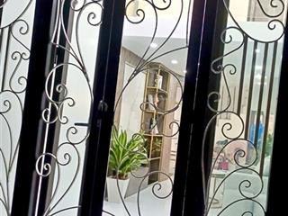 Bán nhà 5 tầng 26 m lô góc phố trương định sổ đỏ không quy hoạch nhà xây chắc chắn ở ngay 5,8 tỷ