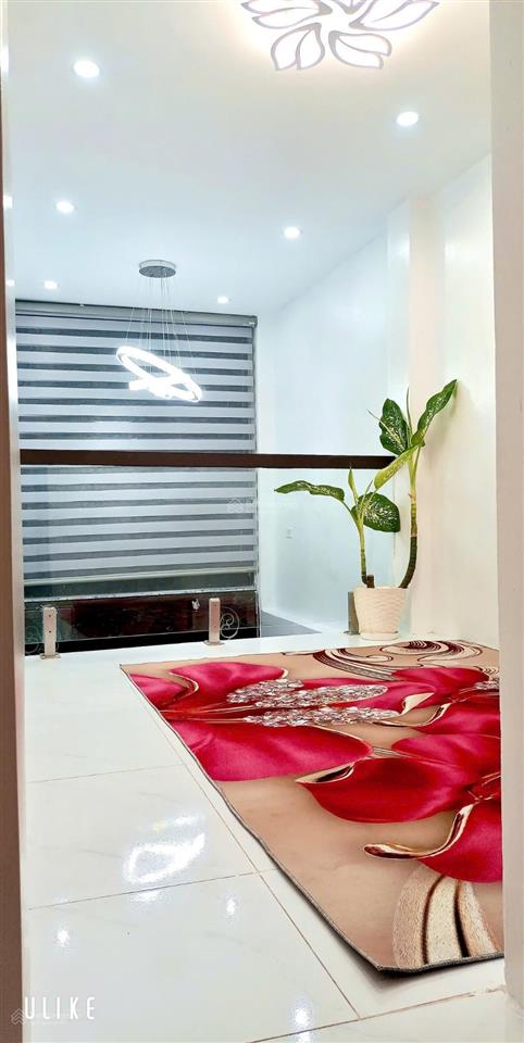 Bán nhà 5 tầng 26 m lô góc phố trương định sổ đỏ không quy hoạch nhà xây chắc chắn ở ngay 5,8 tỷ