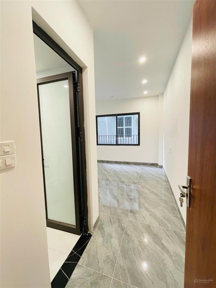 Bán nhà phân lô phố kim đồng 5 tầng, 57 m, cách ô tô tránh 10 m, sổ đỏ phân lô nở hậu 13,5 tỷ ctl