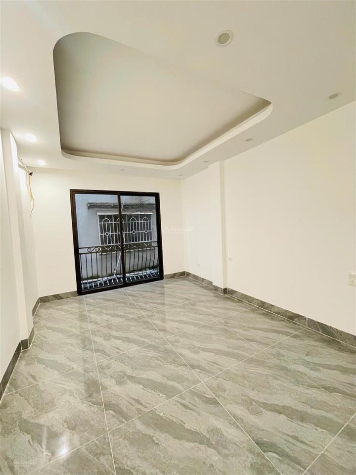 Bán nhà phân lô phố kim đồng 5 tầng, 57 m, cách ô tô tránh 10 m, sổ đỏ phân lô nở hậu 13,5 tỷ ctl
