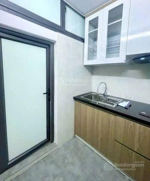 Bán nhanh  tập thể lô góc  170 hồng mai  tầng 2  50m  2pn  hàng fo  giá tốt.