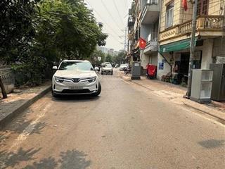Bán nhà giải phóng  ô tô tránh vỉa hè  dân xây 69m x5t gara kinh doanh  ko quy hoạch 21,5 tỷ