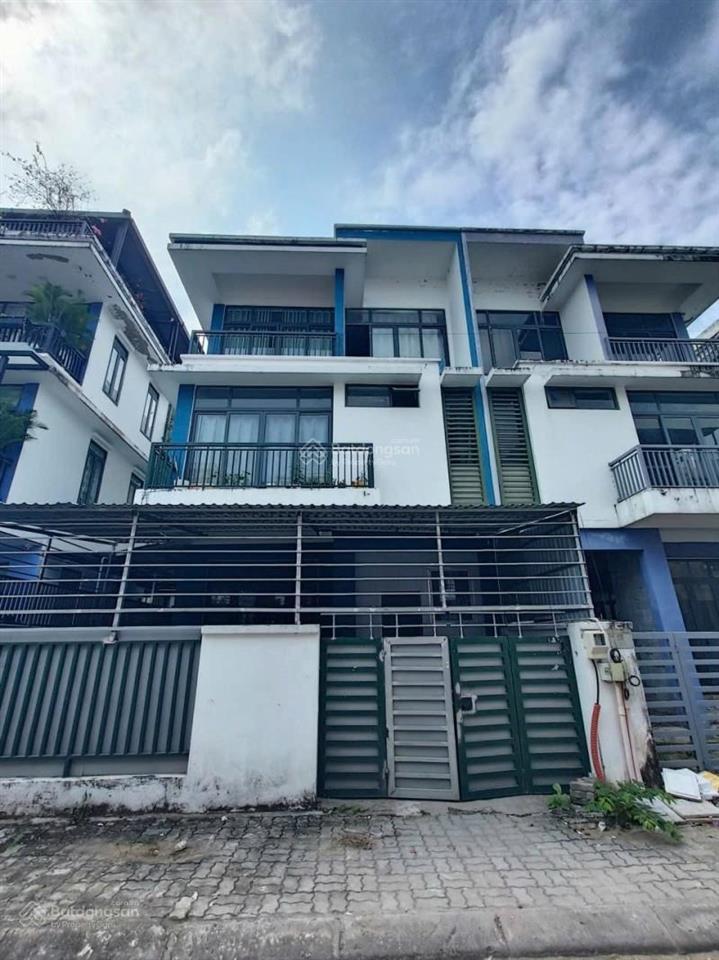 Nhà 3 tầng  sẵn dòng tiền hơn 30tr  kđtm đông tăng long sát vành đai 3