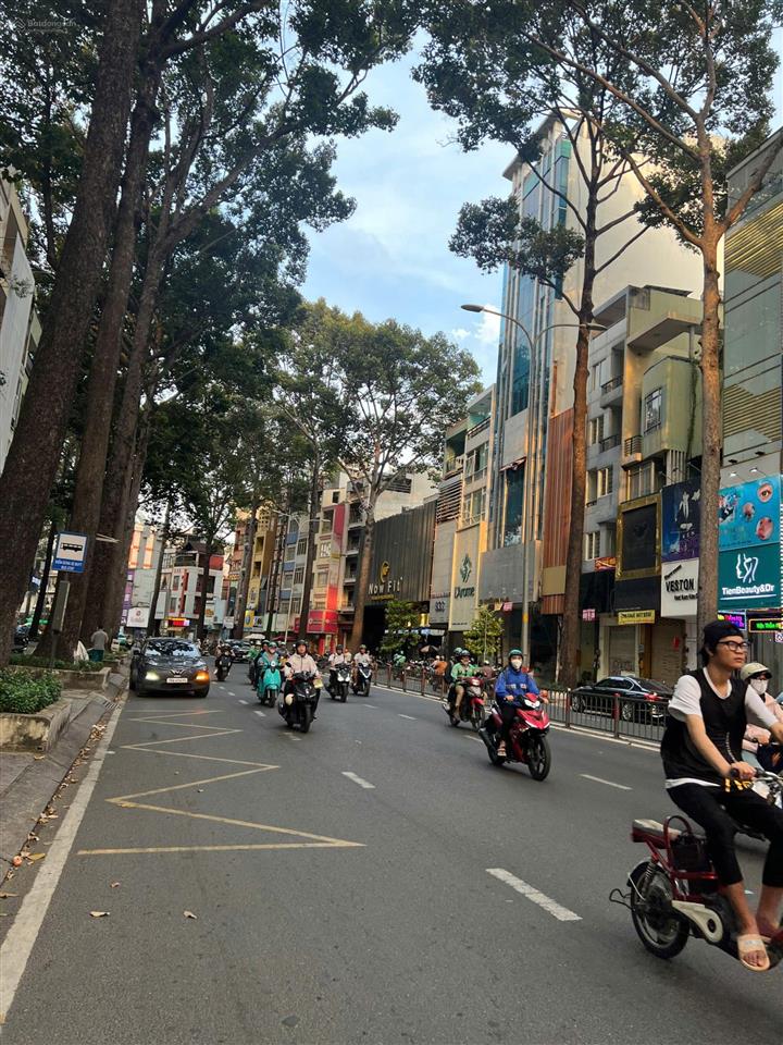 Sắp bán. chính chủ bán nhà nguyễn trãi, quận 1. dt 240m2(8x30m), hầm + 7 tầng, tn 500tr/th. 65 tỷ