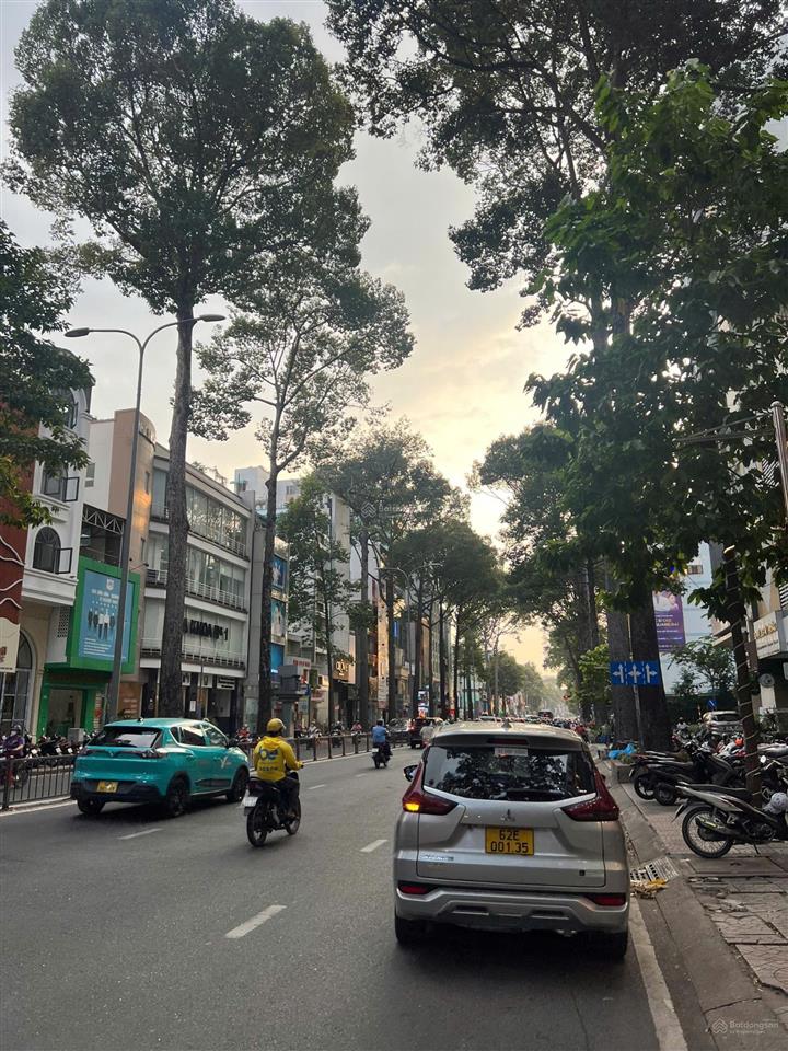 Sắp bán. chính chủ bán nhà nguyễn trãi, quận 1. dt 240m2(8x30m), hầm + 7 tầng, tn 500tr/th. 65 tỷ