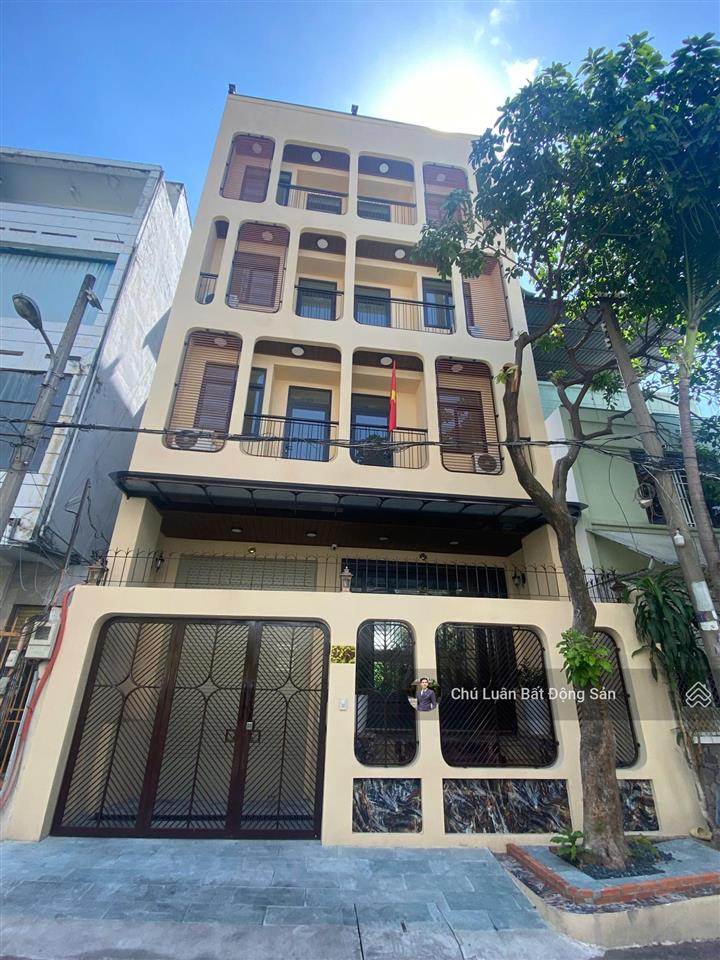 Ngộp ngân hàng giảm 5 tỷ. bán nhà mt ngay quốc hương. 205m2(8x27m), 4tầng(hồ bơi). 39 tỷ còn 34 tỷ