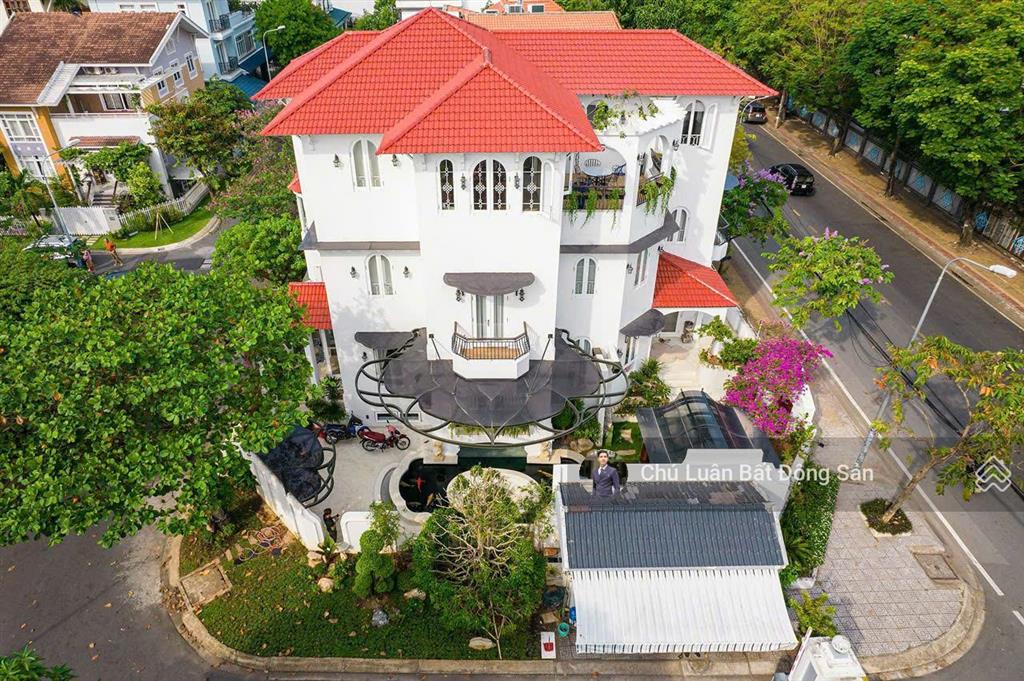 Bán nhà biệt thự khu compound giang văn minh. dt 14x20m (280m2), 2 mặt tiền, hầm 3 tầng. 51 tỷ