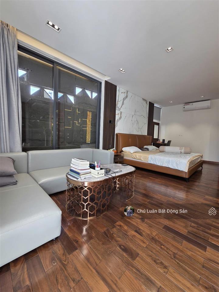 Bán biệt thự hiếm có tú xương, quận 3. dt 143,5m2 (9x16m), 5 tầng, full nội thất, ở ngay. 52 tỷ