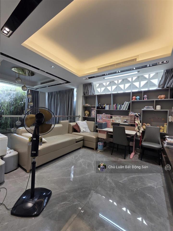 Bán biệt thự hiếm có tú xương, quận 3. dt 143,5m2 (9x16m), 5 tầng, full nội thất, ở ngay. 52 tỷ