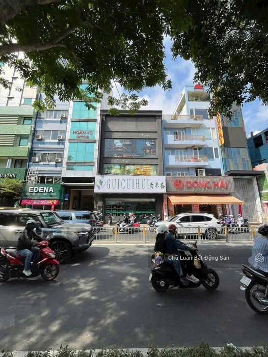 Nhà to giá rẻ. bán gấp mặt tiền hai bà trưng, quận 1. dt 8.5x26.5m (224,8m2), 3 tầng. giá 165 tỷ