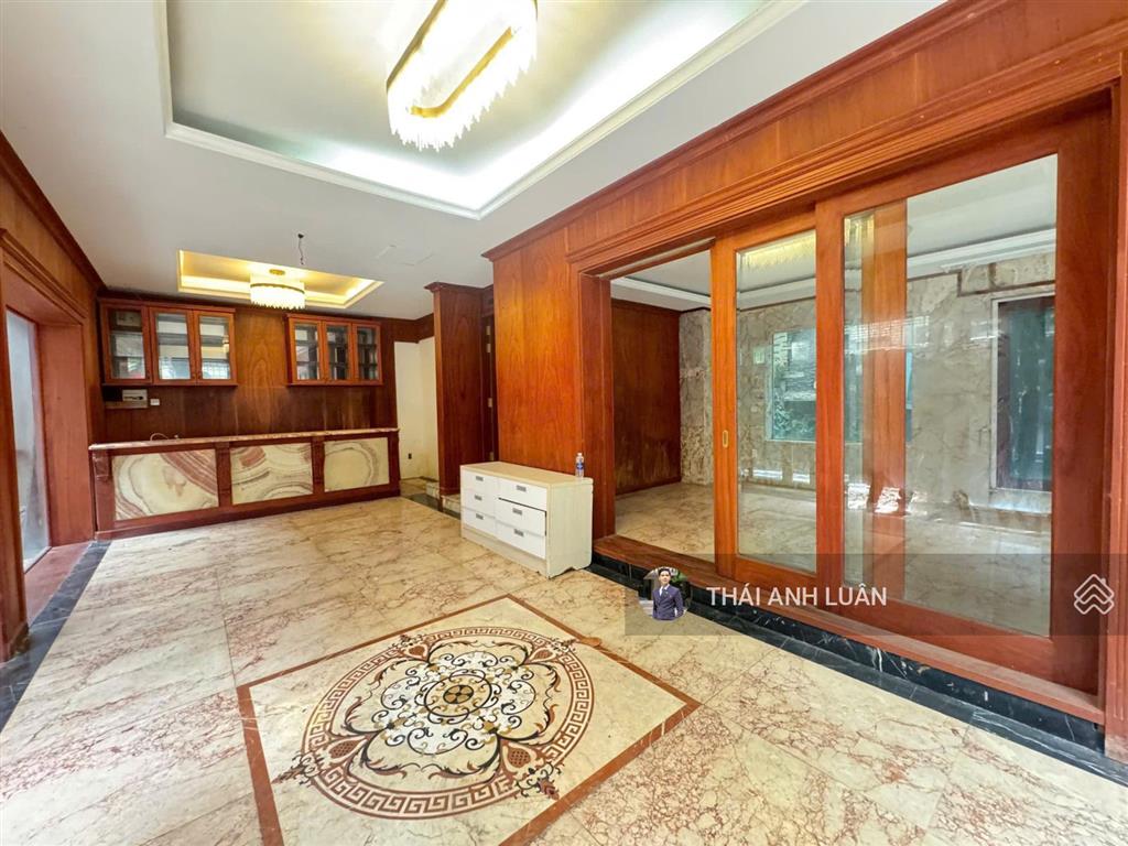 Bán nhà góc 2 mặt tiền đường pasteur, quận 3, dt 10x11m (130m2), 3 tầng, giá bán 42 tỷ