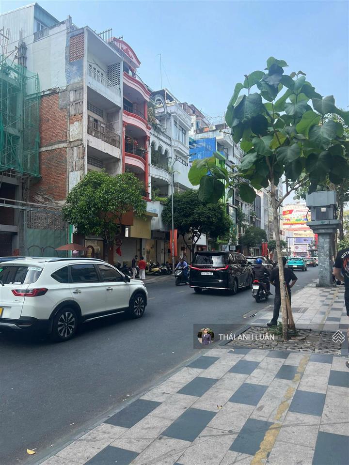 Siêu rẻ! mặt tiền nguyễn trãi, quận 1, dt 4,4x27m nh 8m, (162m2), hđt 220tr/th, giá bán 66 tỷ
